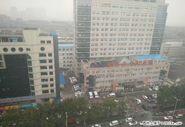 北门口超大客厅南北通透（秦峰大厦）有钥匙房适合各种办公场所 - 房屋出租 - 房屋租售 - 咸阳分类信息 - 咸阳28生活网 xianyang.28life.net